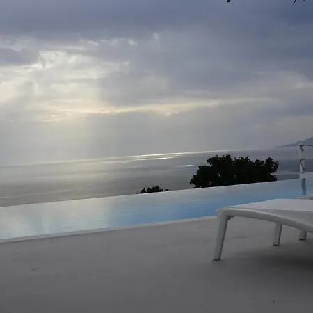 Rampelia - Prekas 2 * Imerovigli (Santorini)